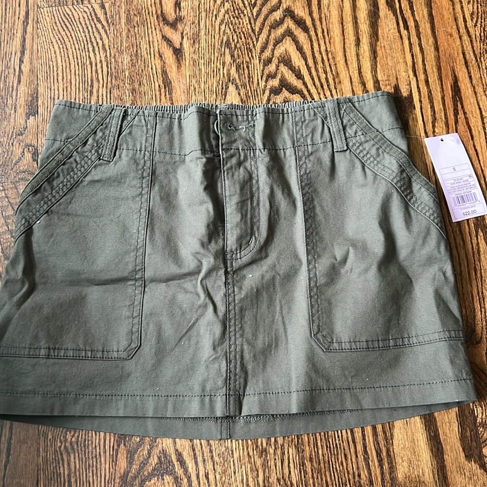 Wild fable army green cargo skirt